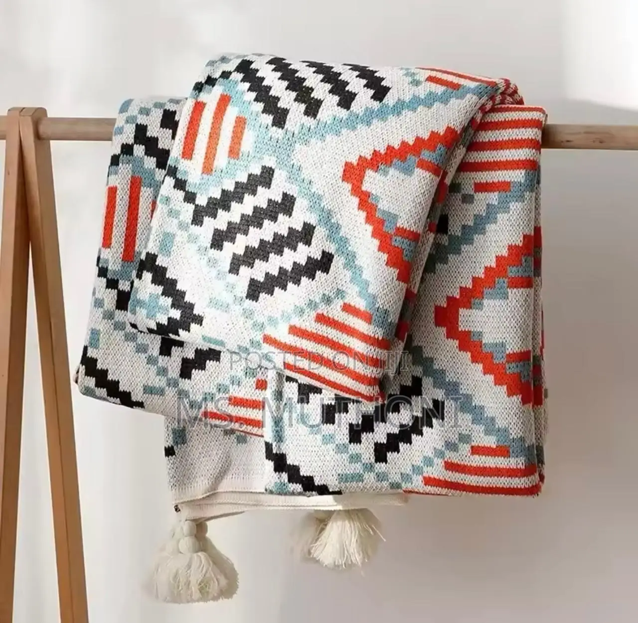 Quality Modern Throw Blanket - Knitted