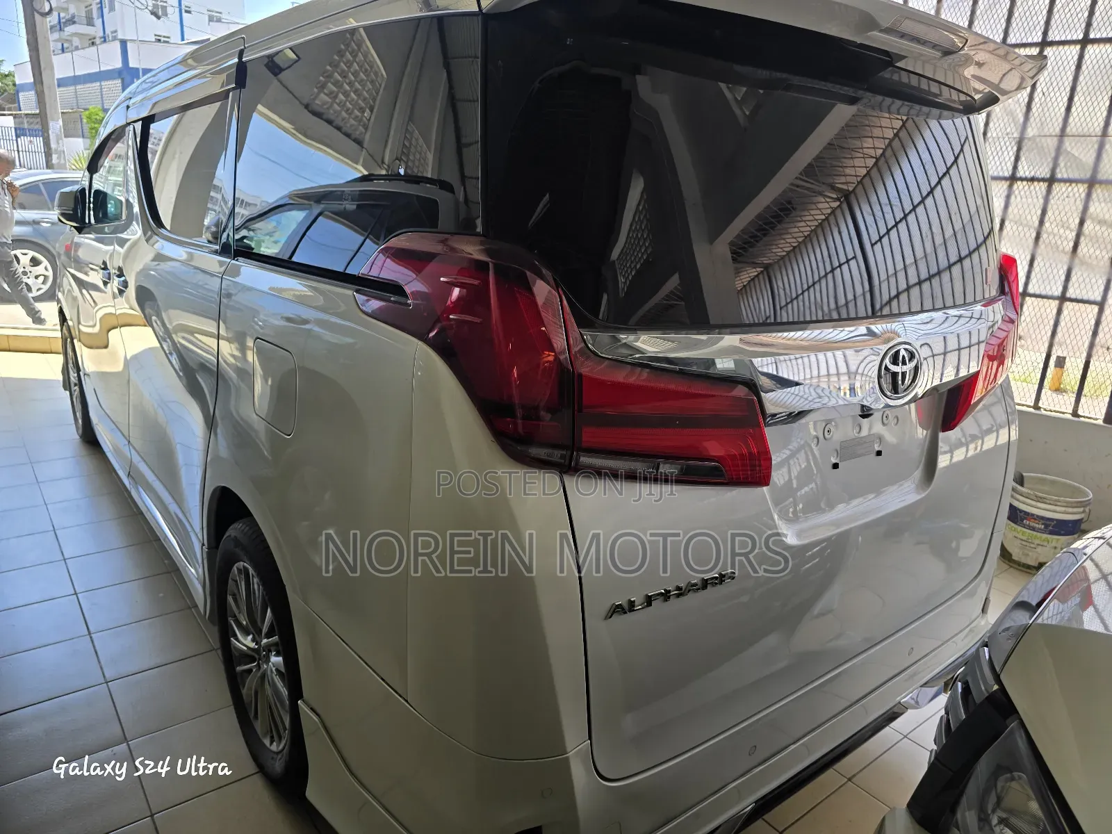 Toyota Alphard 2018 White