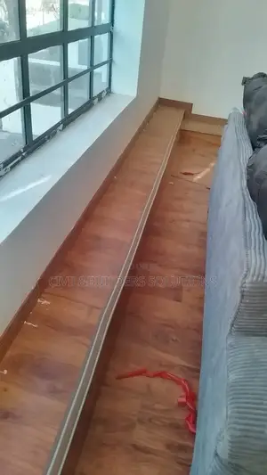 Oak Wood Laminate