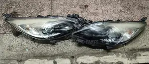 Mazda Axella 2010 Headlights