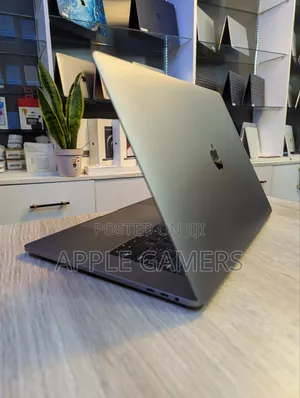 Laptop Apple MacBook Pro 2016 16GB Intel Core I7 SSD 512GB