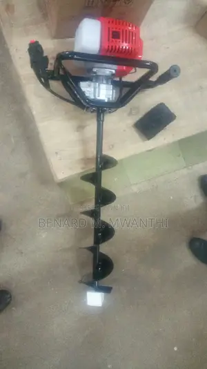 Brand New Earth Auger/Hole Digging Machine