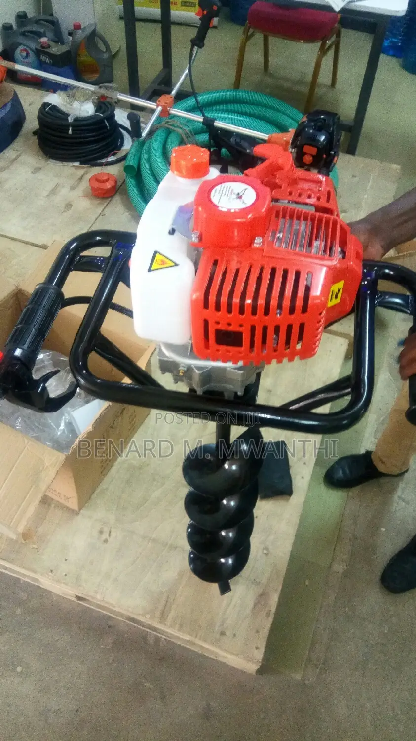 Brand New Earth Auger/Hole Digging Machine