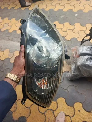 Nissan Y11 Zenon Headlights