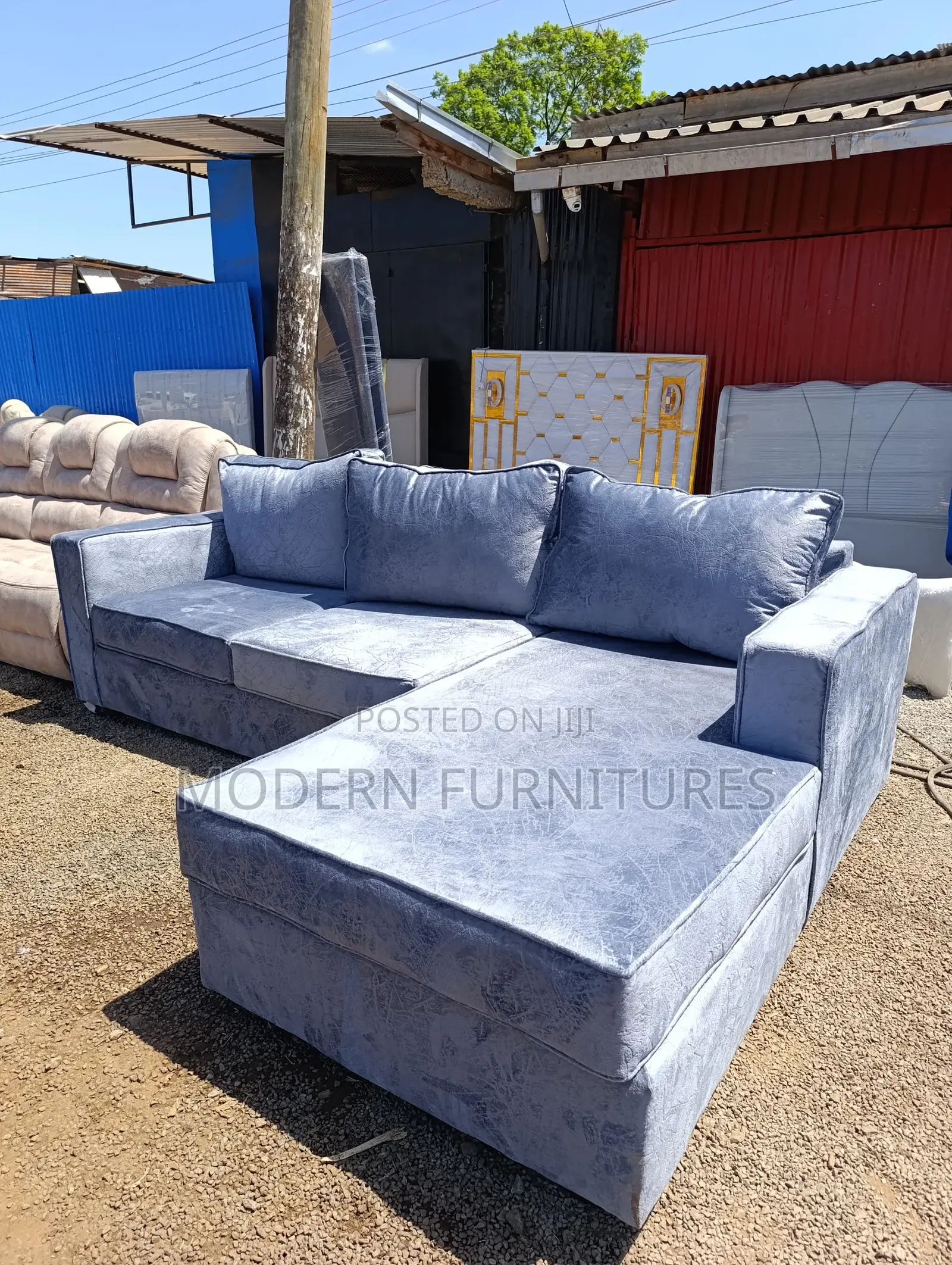Beautiful World Class L Sofa