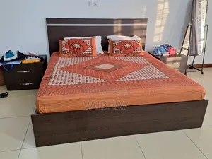 Bed King Size With 2 Side Drawers