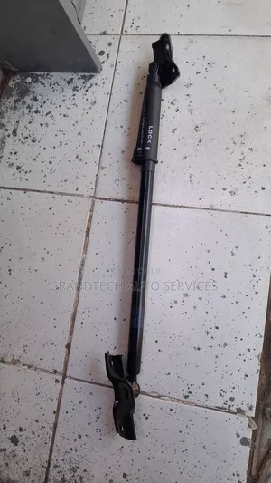 Mitsubishi Pajero 2015-2018 Boot Shock