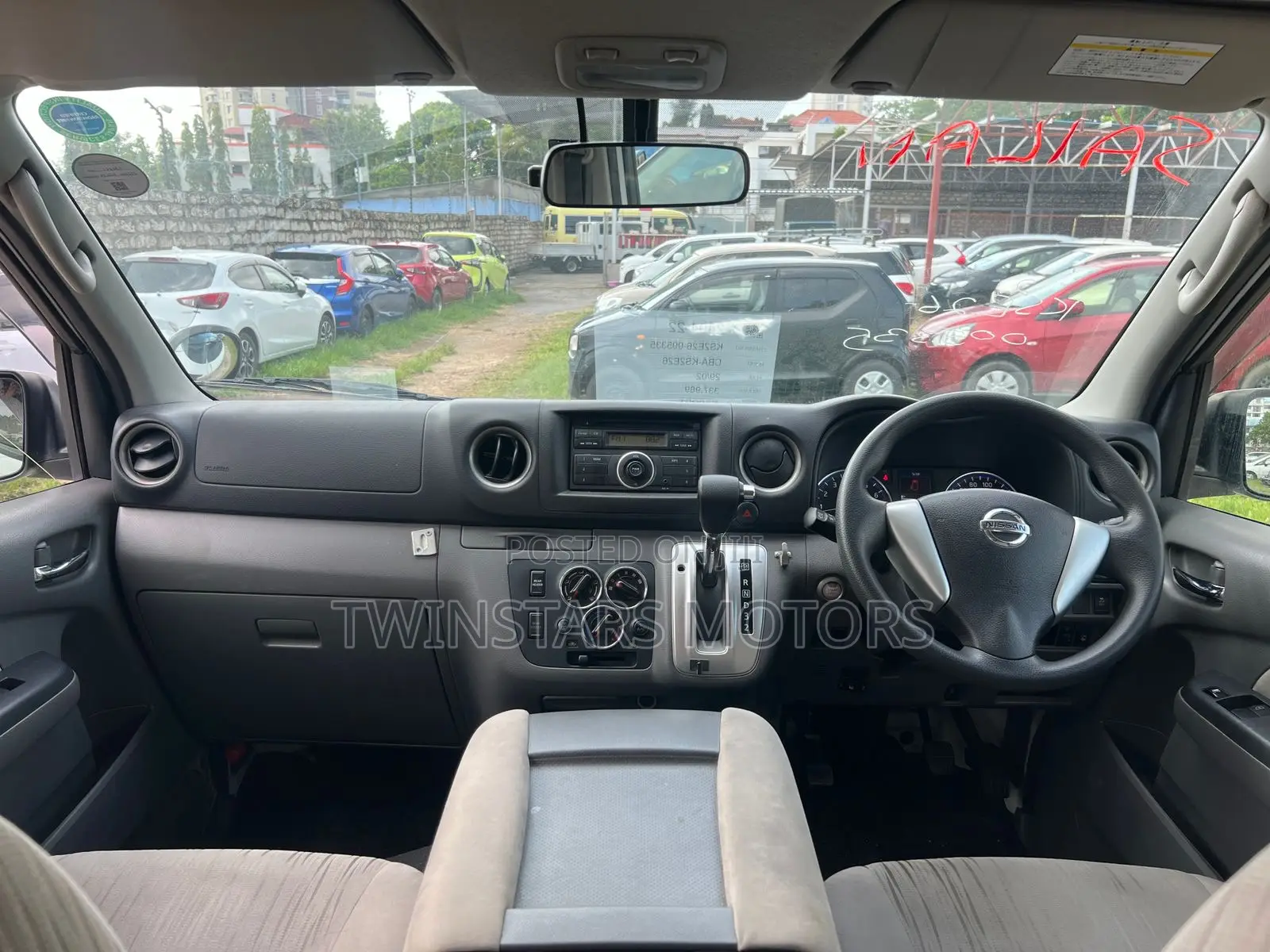 Nissan Caravan (Urvan) 2017 White