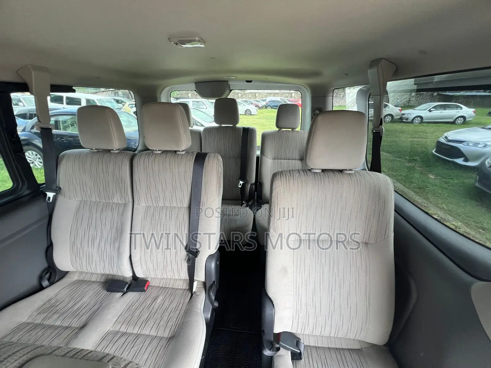 Nissan Caravan (Urvan) 2017 White