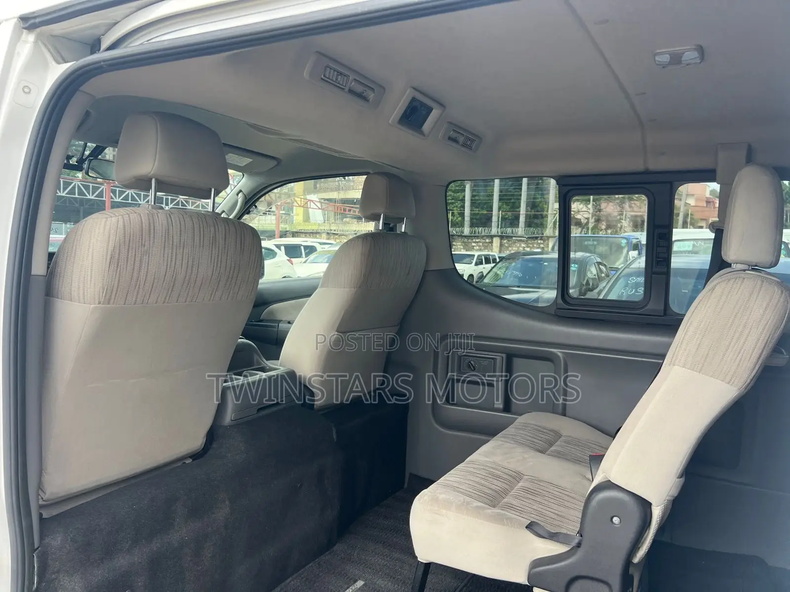 Nissan Caravan (Urvan) 2017 White
