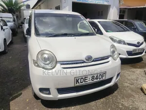 Toyota Sienta 2016 White