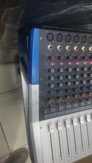 12 Ch Soundcraft Powered Mixer 3000watts