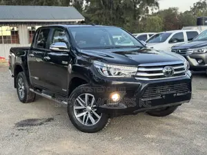 Toyota Hilux SR5+ 4x4 2017 Black