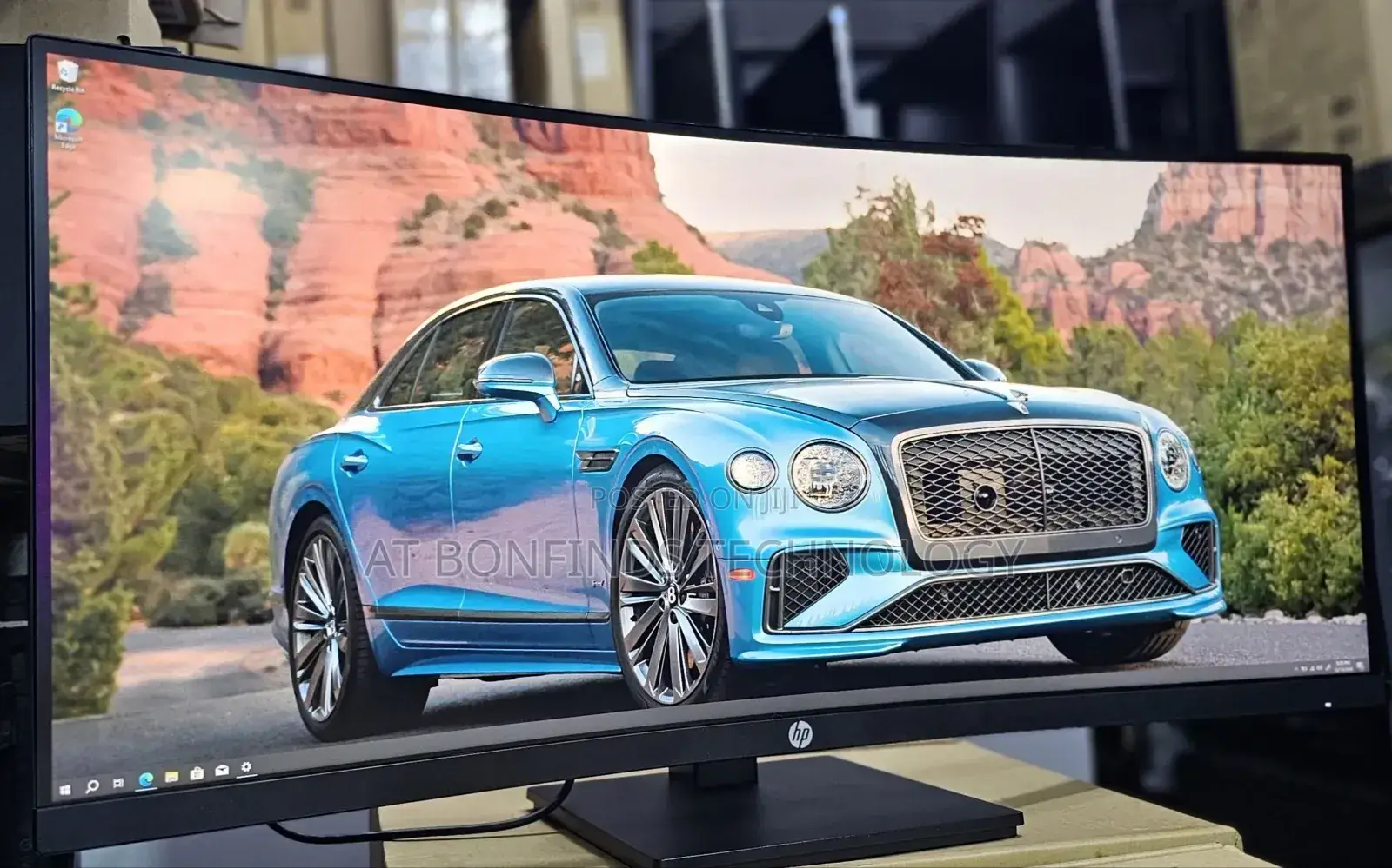 Curved Monitor