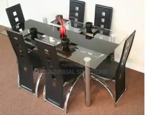 6 Sitter Glass Dinning Table With Leather Seat