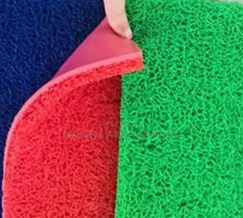 Stain-Resistant PVC Spaghetti Rugs