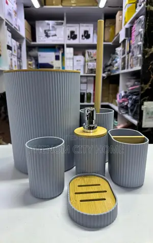 Elegant Bathroom Holders Set