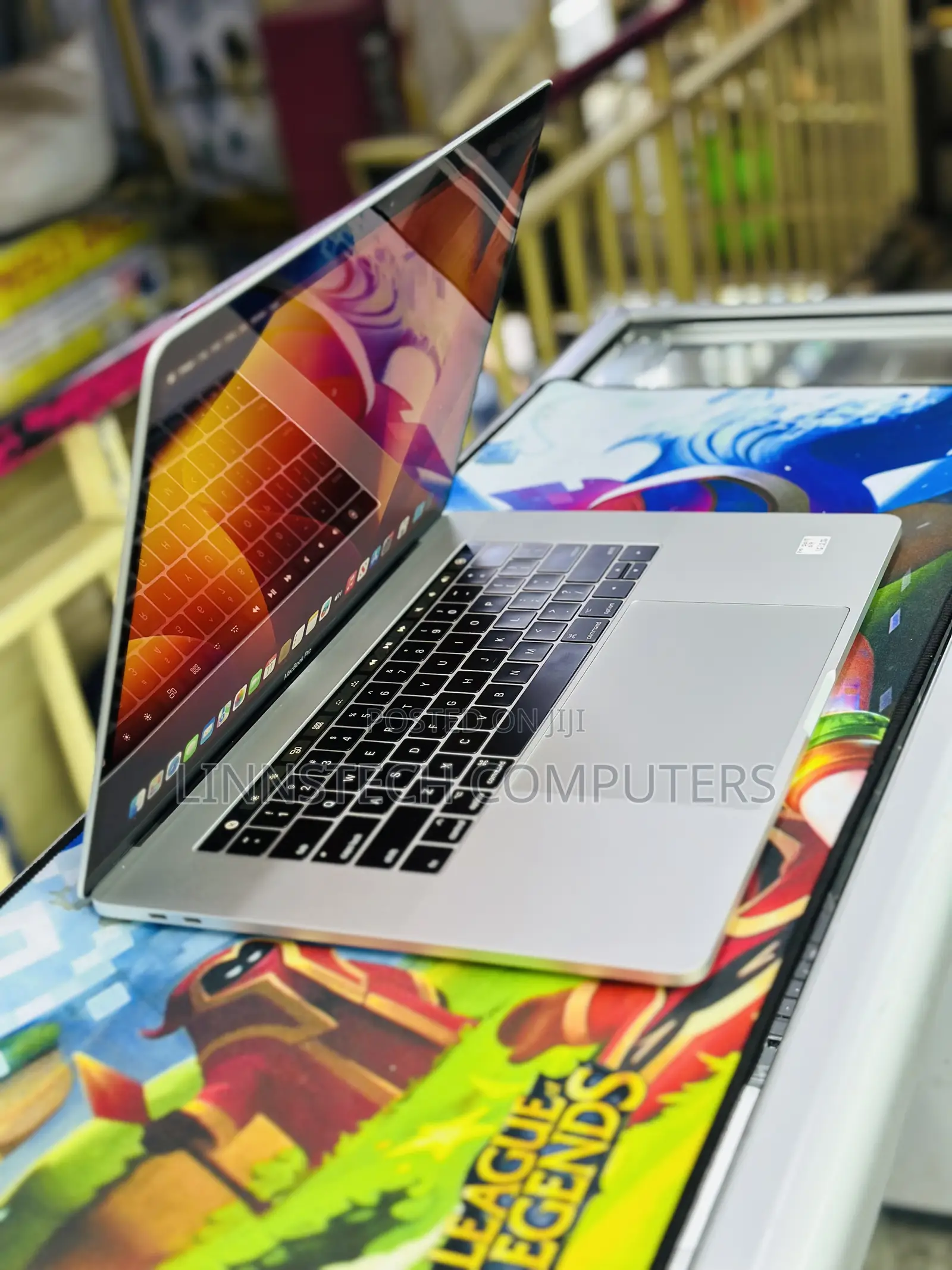 Laptop Apple MacBook Pro 2017 16GB Intel Core I7 SSD 256GB