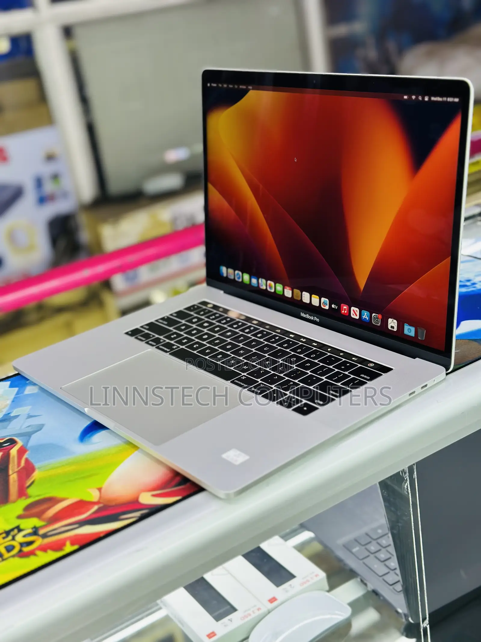 Laptop Apple MacBook Pro 2017 16GB Intel Core I7 SSD 256GB