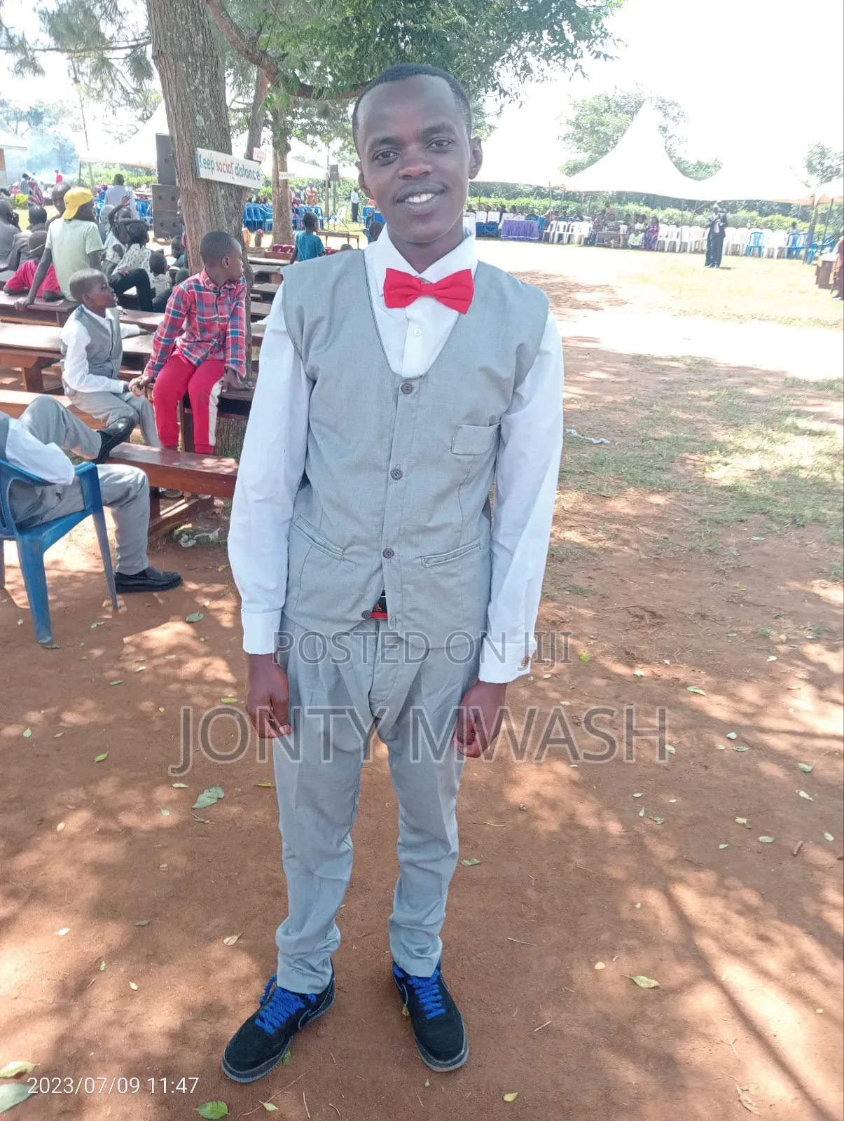 Waiteres or Waiter