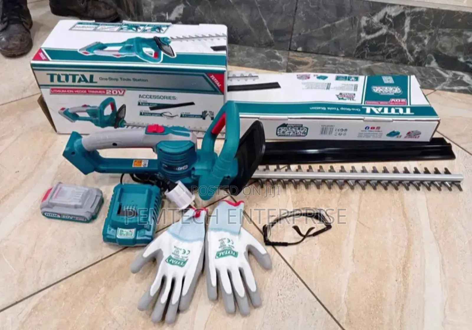 Cordless Hedge Trimmer
Thtli20018