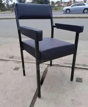 Catarina Armrest Chair
