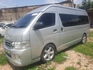 Toyota HiAce 2018 Silver