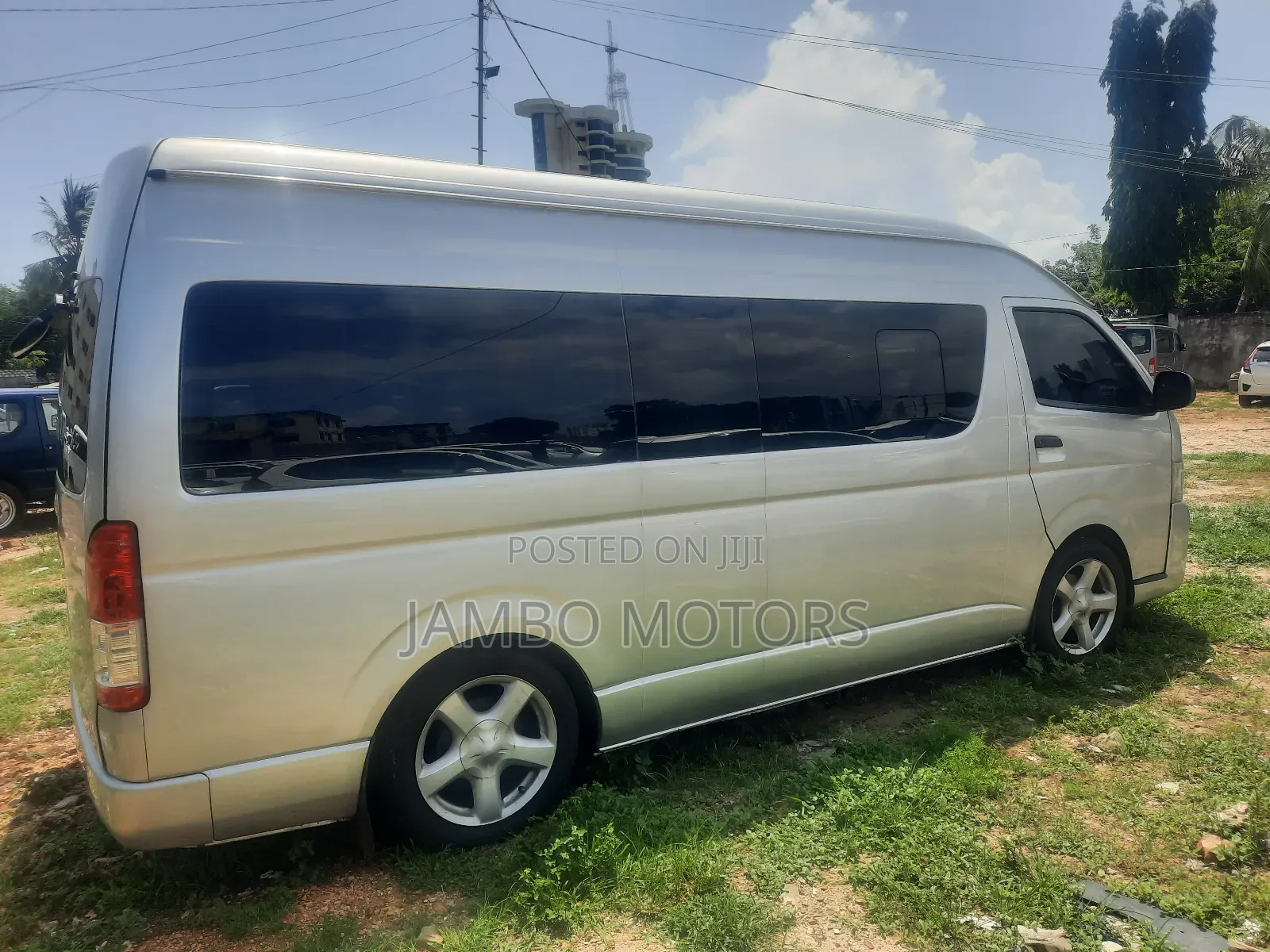 Toyota HiAce 2018 Silver