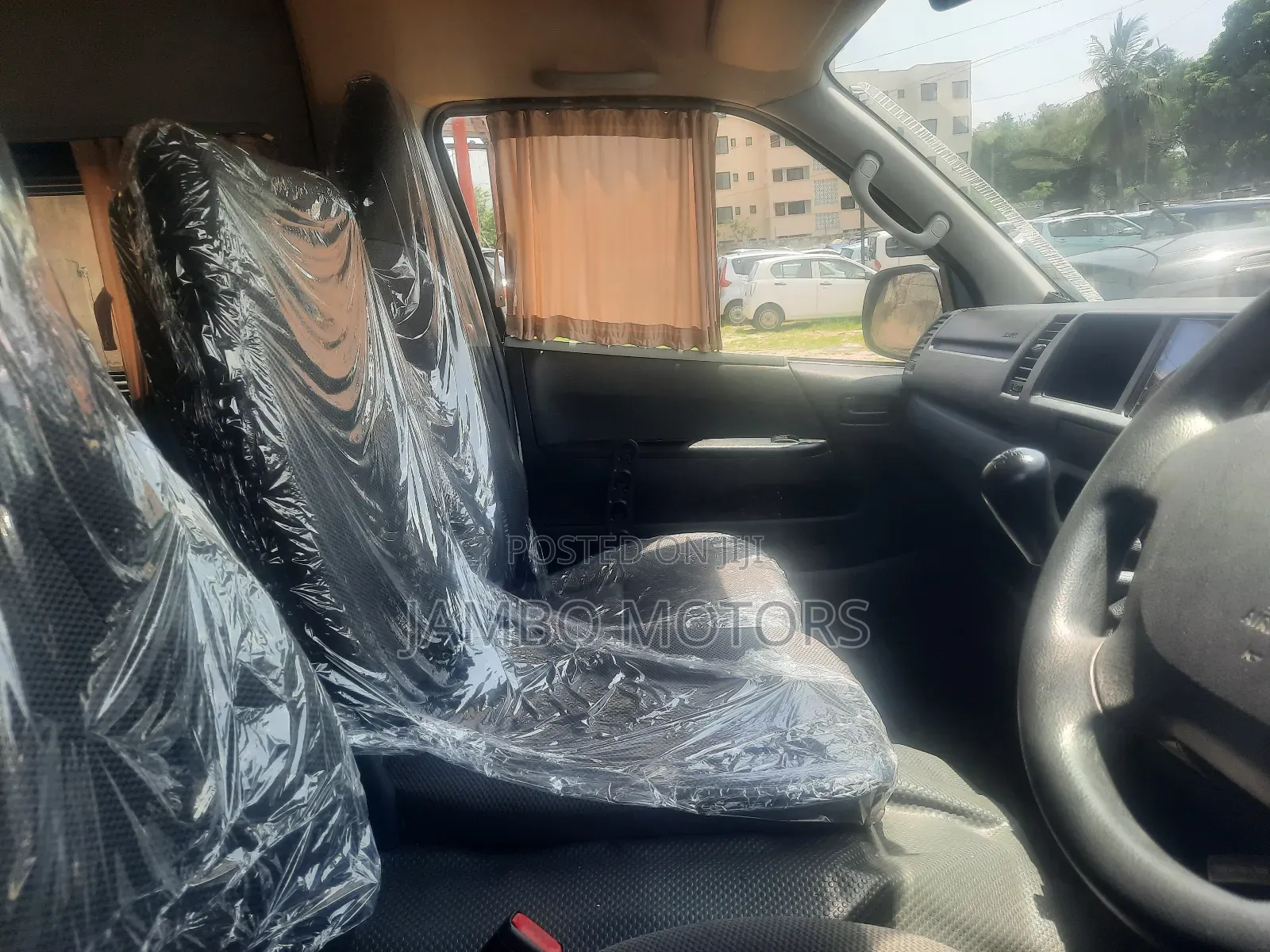 Toyota HiAce 2018 Silver