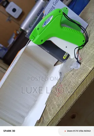 Tagging Pin+Tagging Gun
