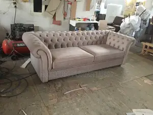Elegant 3 Seater Chesterfield Sofa