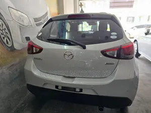 Mazda Demio 2018 Off white