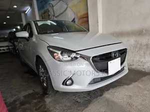 Mazda Demio 2018 Off white