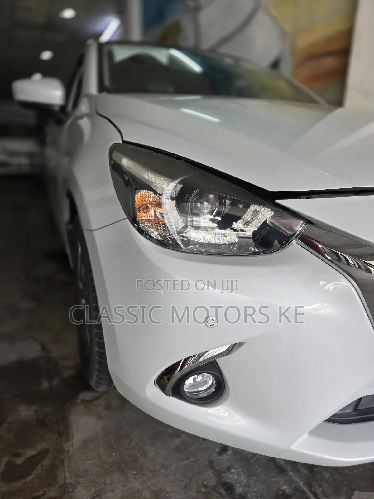Mazda Demio 2018 Off white