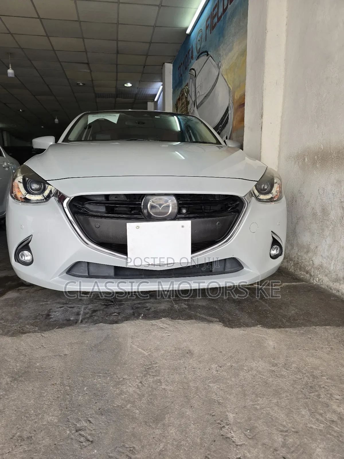 Mazda Demio 2018 Off white