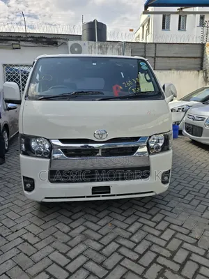 Toyota HiAce 2018 White