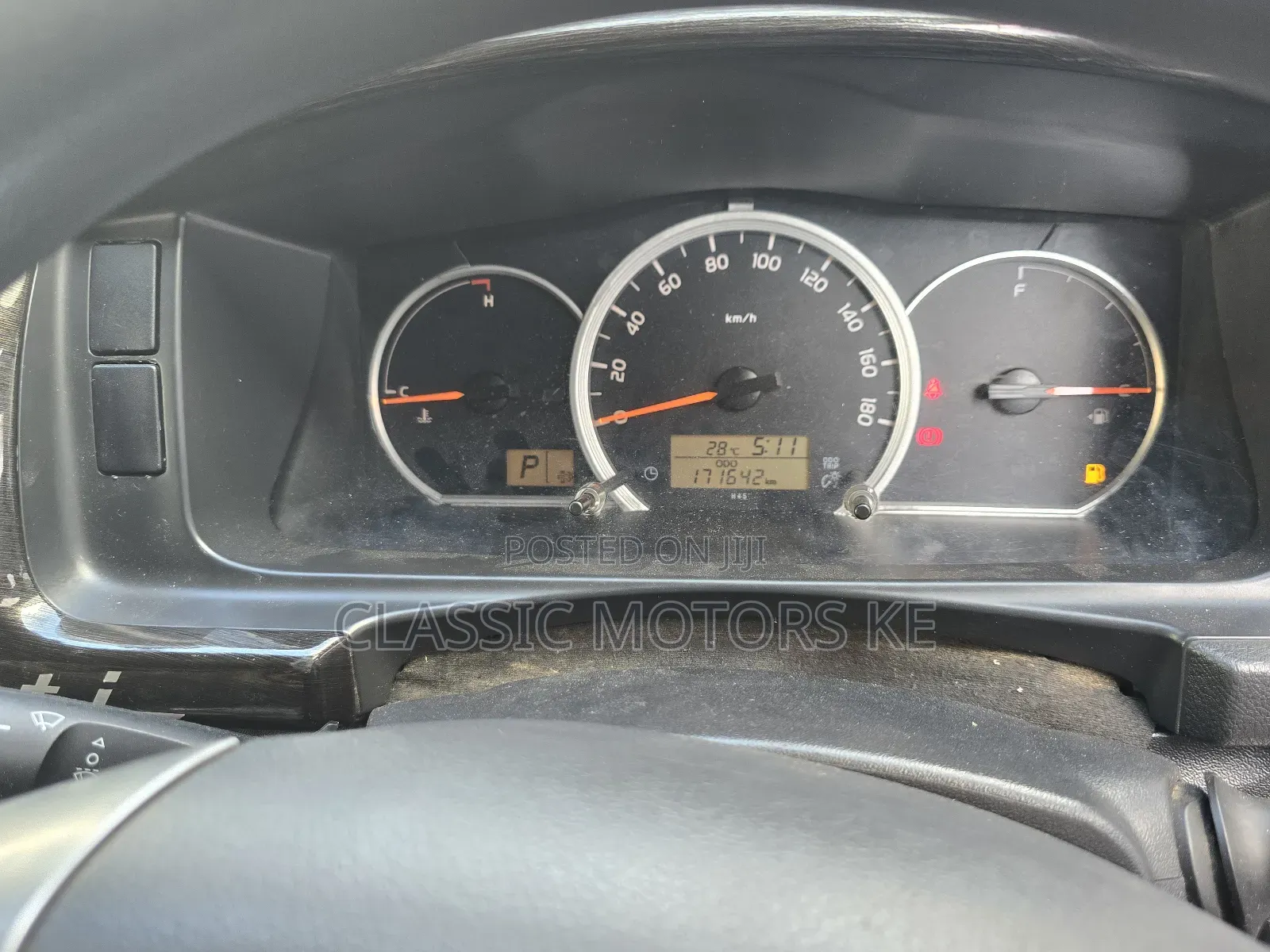 Toyota HiAce 2018 White
