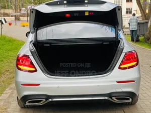 Mercedes-Benz E200 2016 Silver