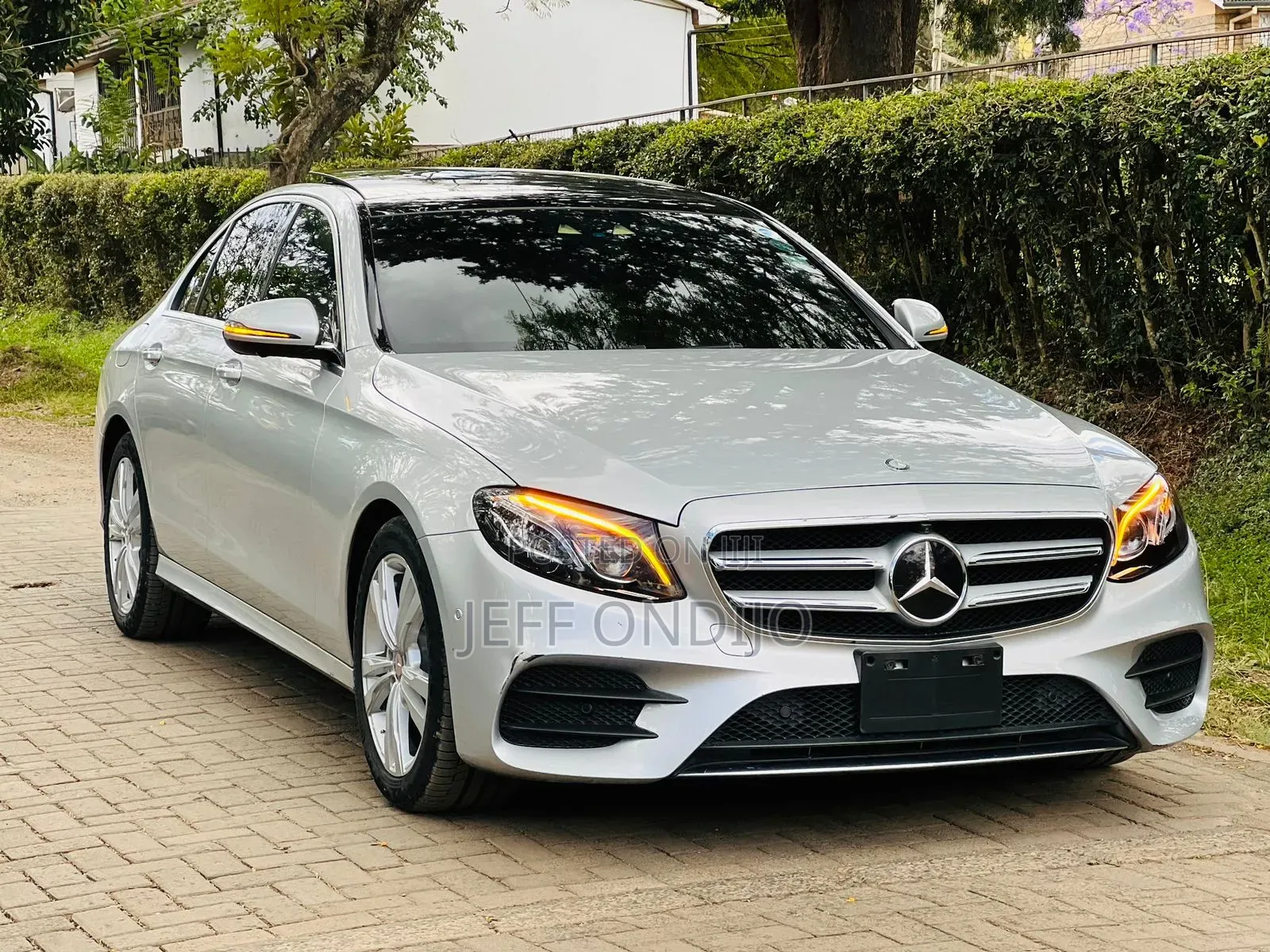Mercedes-Benz E200 2016 Silver
