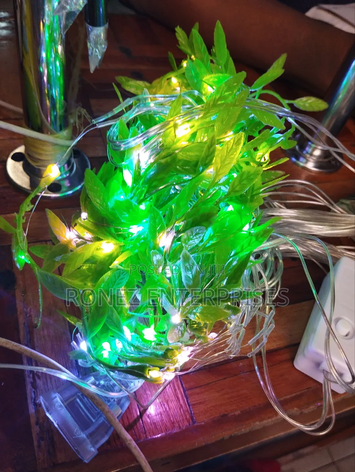 Xmas Leaf Lights 3m by 1m