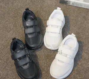 Black / White Kids Quality Unisex Sneakers*