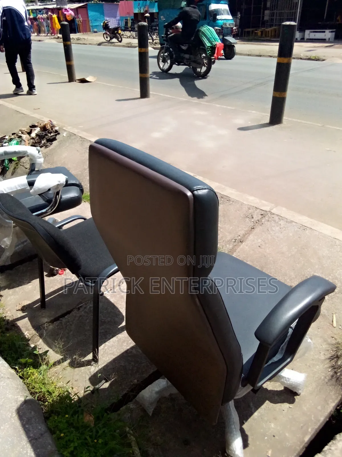 Executive Director's/ C. E O/ Home Office Leather Chair