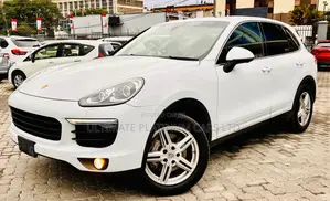 Porsche Cayenne Platinum Edition AWD 2017 White