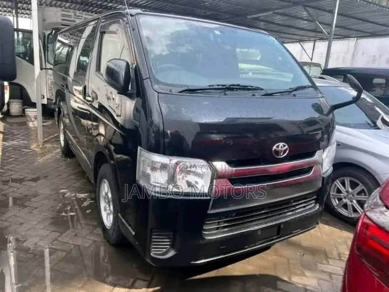Toyota HiAce 2018 Black