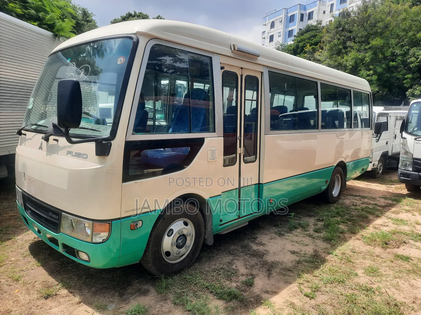 Mitsubishi Fuso Rosa 2018 White