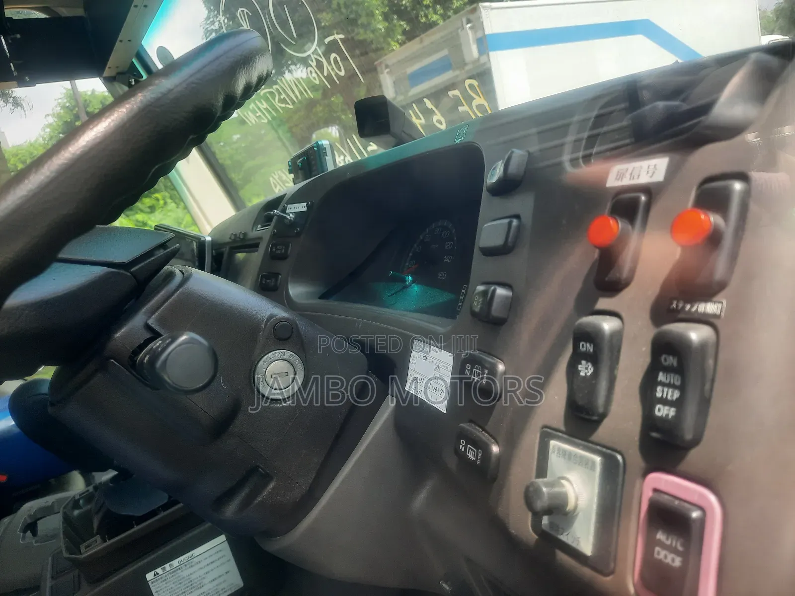Mitsubishi Fuso Rosa 2018 White