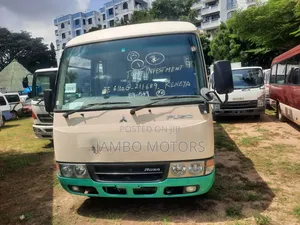 Mitsubishi Fuso Rosa 2018 White