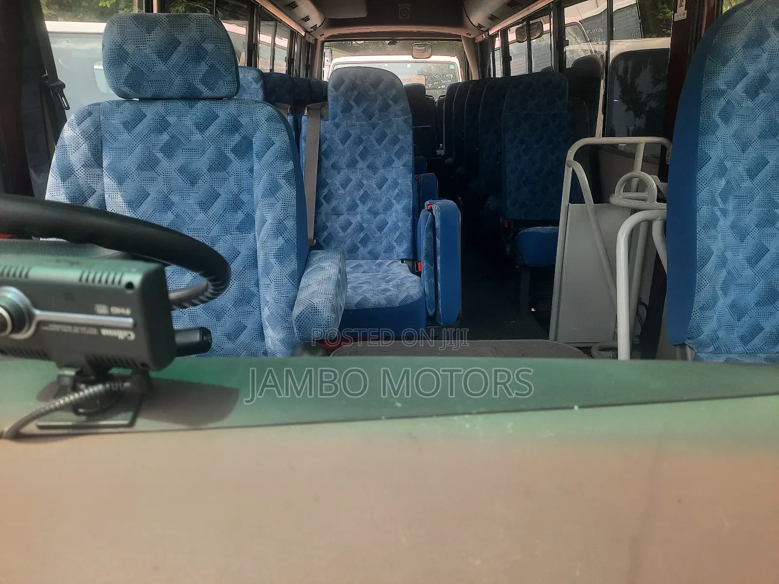 Mitsubishi Fuso Rosa 2018 White