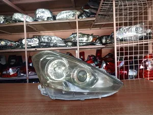 Caldina Chopper Right Zenon Headlight