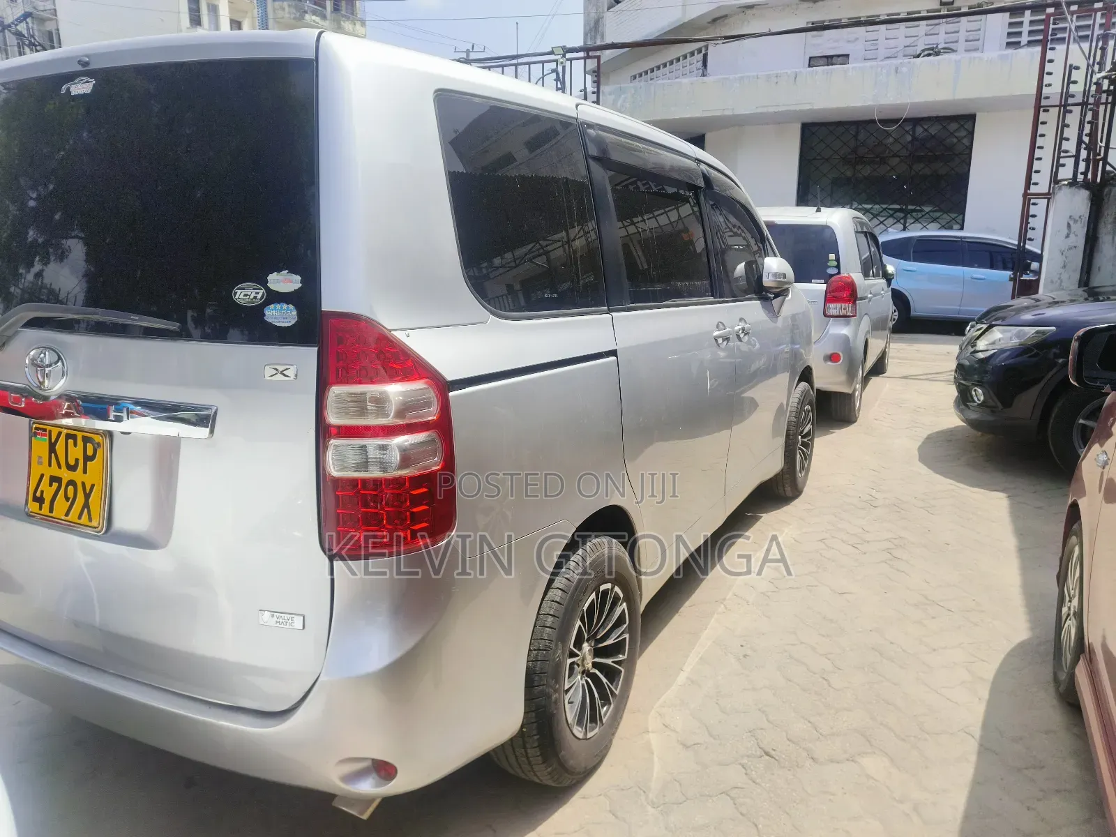 Toyota Noah 2013 Silver